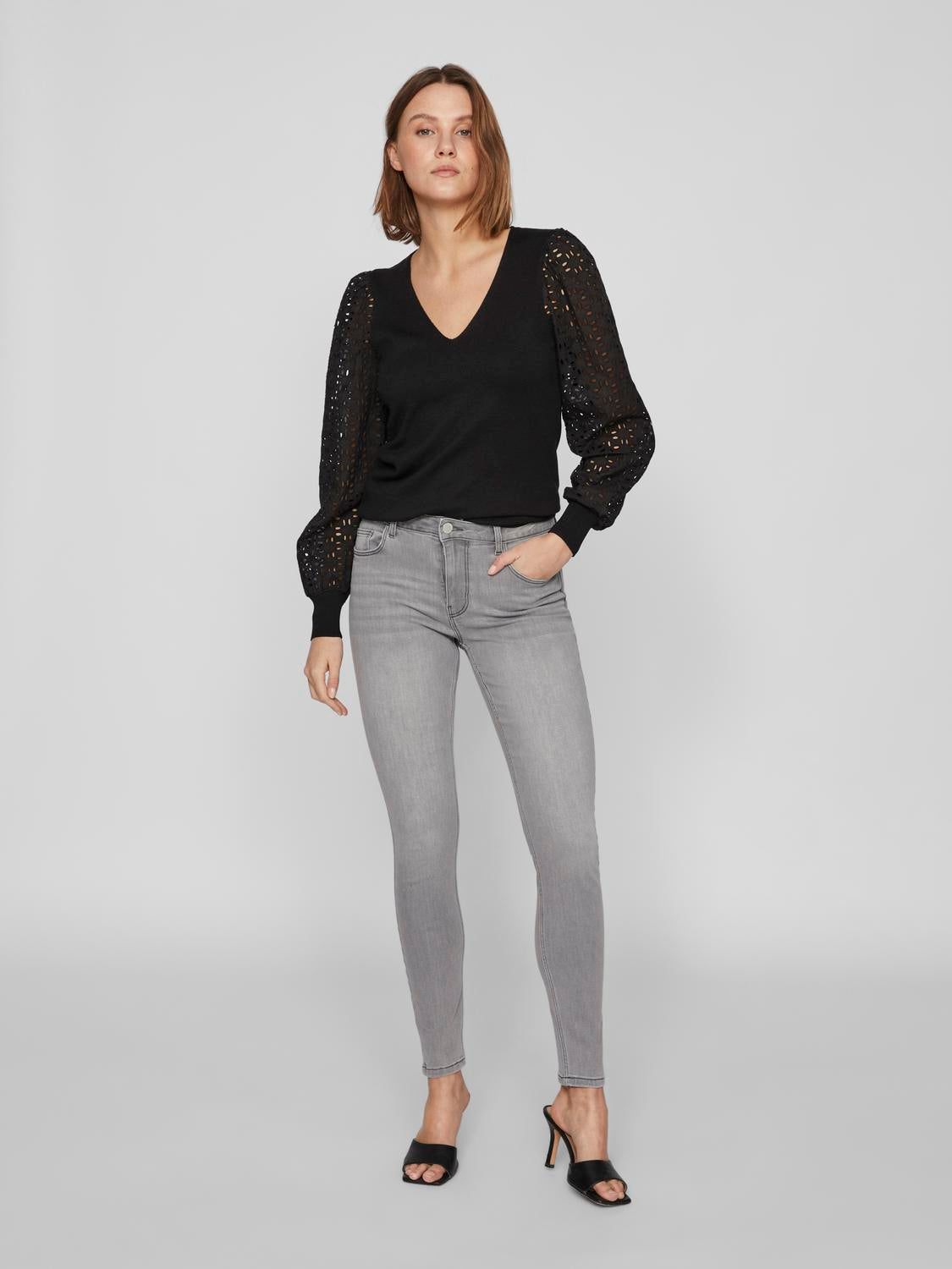 model_shot-front_full